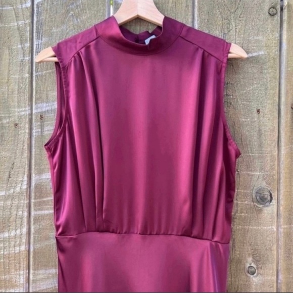 Classy Wine Burgundy Satin Mock Neck Maxi Dress 🌿 - Picture 4 of 8